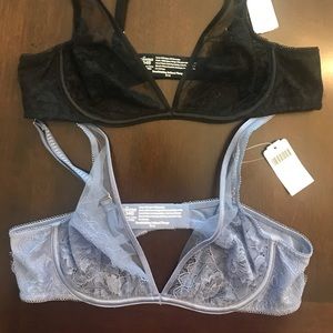 2 nwt soma 34 B Breathtaking unlined plunge